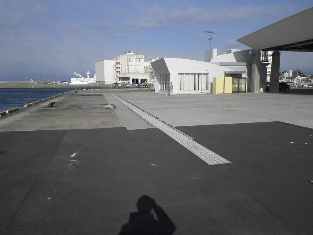 平成26年度三崎漁港整備事業(公共) 2号魚揚岸壁耐震強化工事
